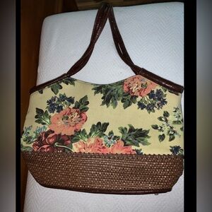 NWOT, Stone Mountain Floral Bag